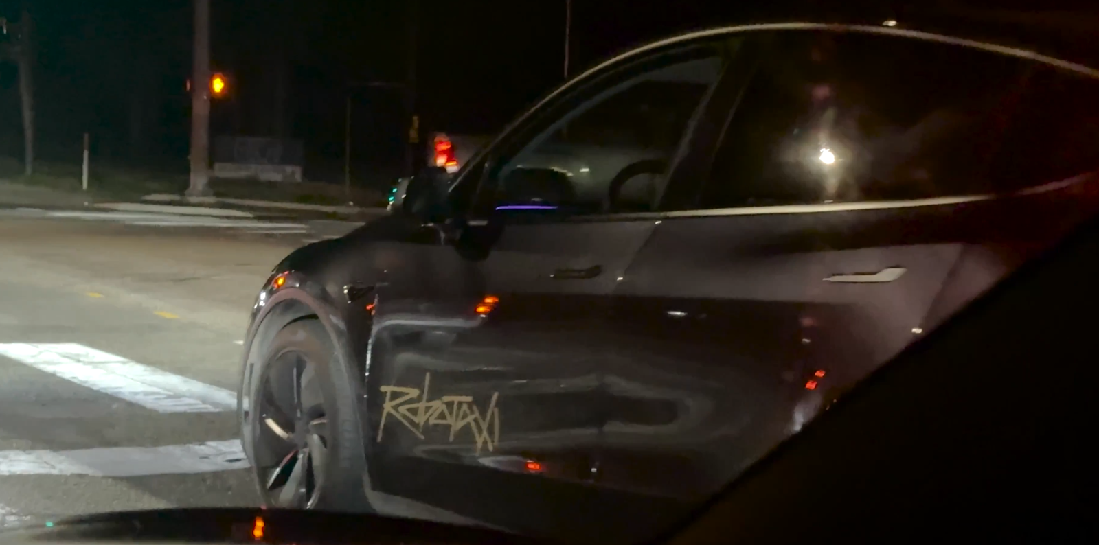 More Robotxis Tesla Videos driving Austin's roads, TX without drivers
