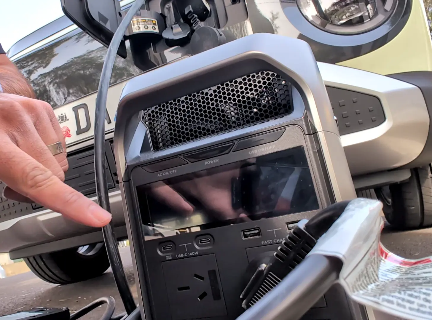 EcuPlow Delta 3 plus Test - May this portable power station charge an electric car?